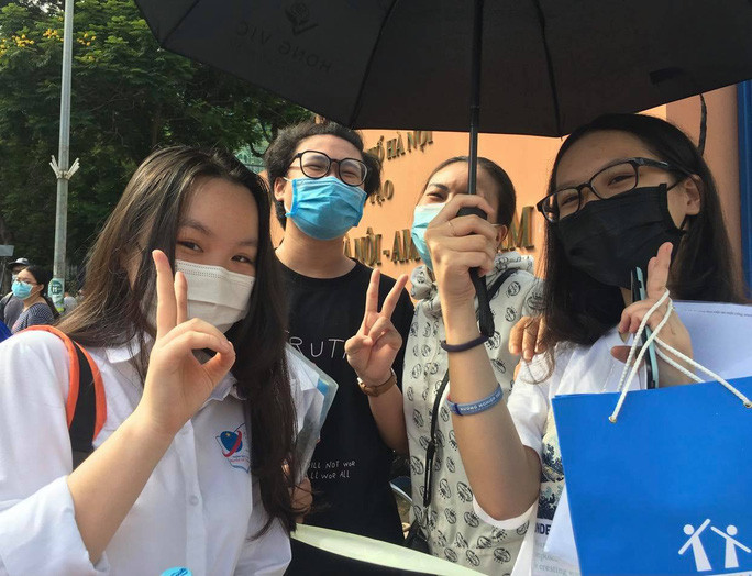 Thí sinh cần ưu tiên đưa các nguyện vọng thích nhất (nguyện vọng mong muốn) và khó trúng tuyển (điểm trúng tuyển cao) lên trên Thí sinh cần ưu tiên đưa các nguyện vọng thích nhất (nguyện vọng mong muốn) và khó trúng tuyển (điểm trúng tuyển cao) lên trên