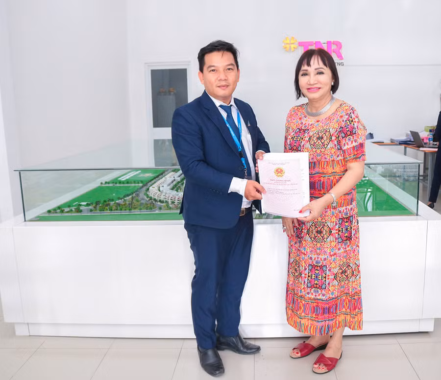 Hình ảnh đại diện TNR Holdings Vietnam bàn giao sổ đỏ cho cư dân