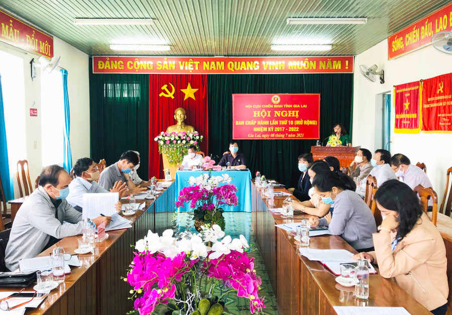 Toàn cảnh hội nghị sơ kết 6 tháng đầu năm do Hội CCB tỉnh tổ chức. Ảnh Phan Lài