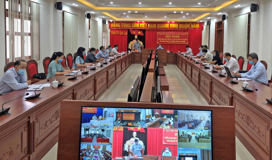 quang cảnh hội nghị triển khai quy định số 11 tại điểm cầu Tỉnh ủy Gia Lai