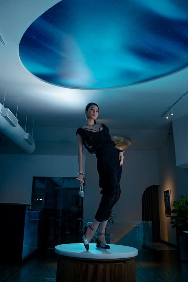 Vóc dáng của Diễm My 9X