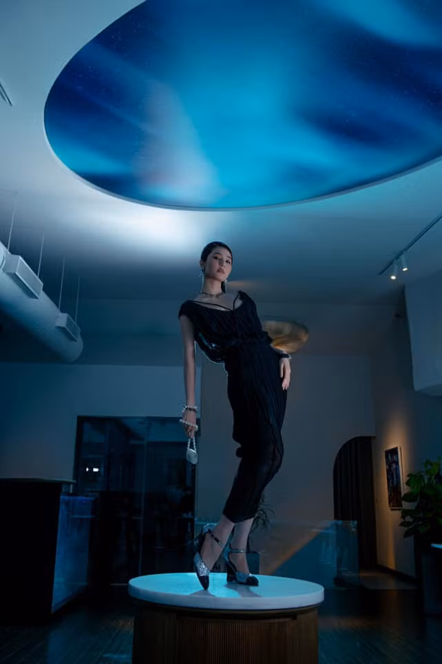 Vóc dáng của Diễm My 9X