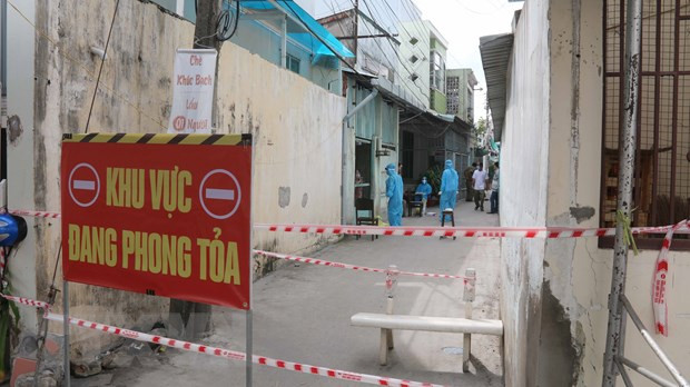  Phong tỏa hẻm 49 đường Lý Thường Kiệt, Trà Vinh. (Ảnh: Thanh Hòa/TTXVN)