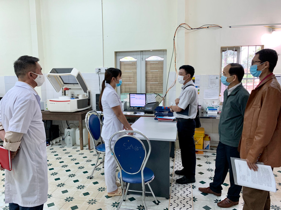 Đoàn khảo sát của Sở Y tế kiểm tra tại Bệnh viện 331 về chuyển đổi thành bệnh viện dã chiến số 3 điều trị bệnh nhân Covid-19. Ảnh: Như Nguyện Đoàn khảo sát của Sở Y tế kiểm tra tại Bệnh viện 331 về việc chuyển đổi thành bệnh viện dã chiến số 3 điều trị bệnh nhân Covid-19. Ảnh: Như Nguyện