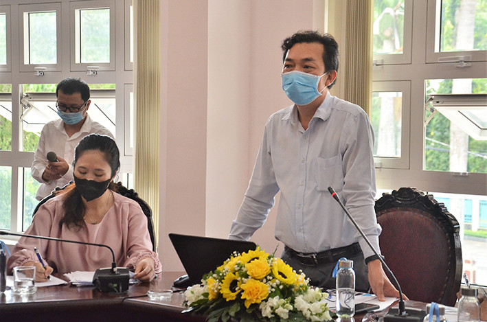 Nhà báo Lương Văn Danh-Phó Tổng Biên tập Báo Gia Lai phát biểu ý kiến tại hội nghị. Ảnh: Phương Linh Nhà báo Lương Văn Danh-Phó Tổng biên tập Báo Gia Lai phát biểu ý kiến tại hội nghị giao ban công tác tuyên truyền. Ảnh: Phương Linh