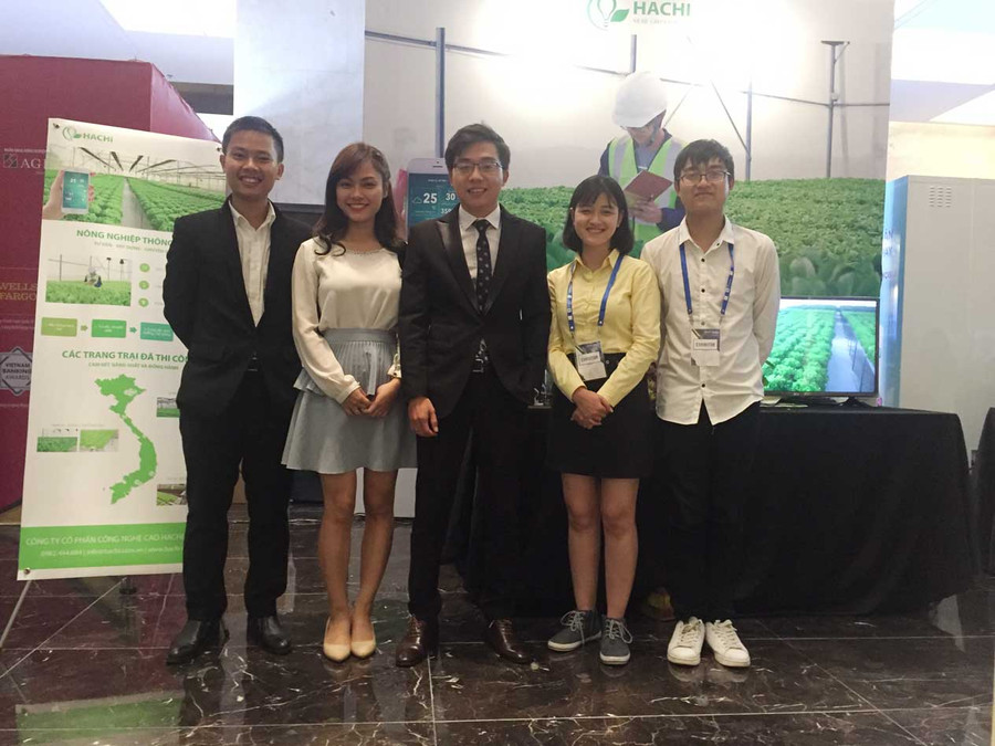 Các thành viên của Hachi. Ảnh NVCC