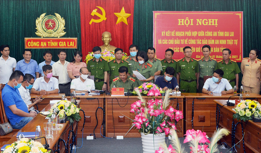 Quang cảnh buổi ký kết. Ảnh: Lê Ánh