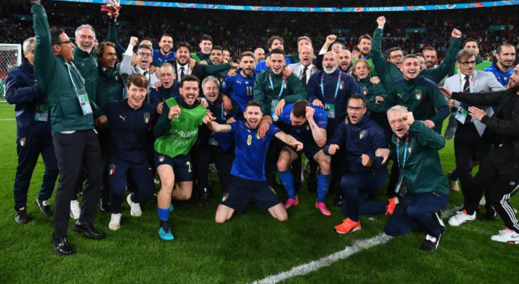 Italia đang thành công với nỗ lực lớn và phong cách tận hiến. Ảnh: UEFA