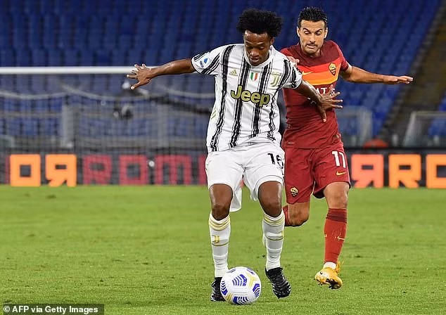 Cựu sao Barca - Pedro cũng không nằm trong kế hoạch của Mourinho tại AS Roma. Ảnh: AFP