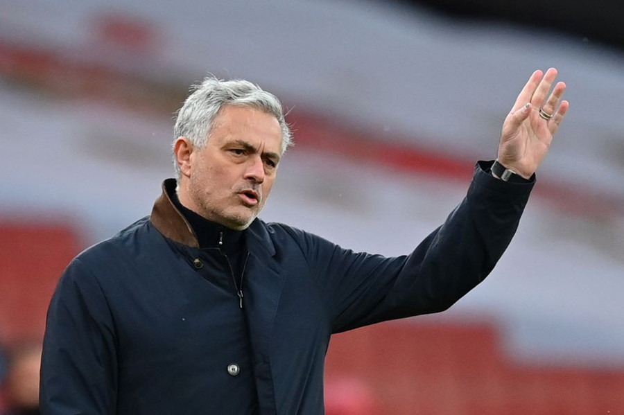 Mourinho bất ngờ với màn trình diễn của học trò cũ Luke Shaw. Ảnh: AFP