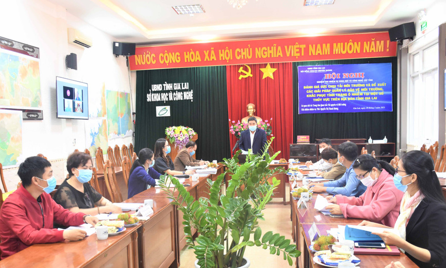 Quang cảnh hội nghị nghiệm thu đề tài. Ảnh Trần Dung