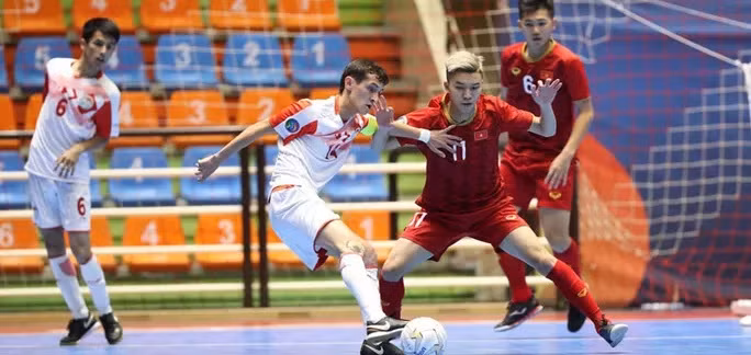 Tuyển futsal Việt Nam (phải) tăng cường lực lượng ban huấn luyện, đặt mục tiêu cao tại VCK FIFA Futsal World Cup 2021 .Ảnh: AFC