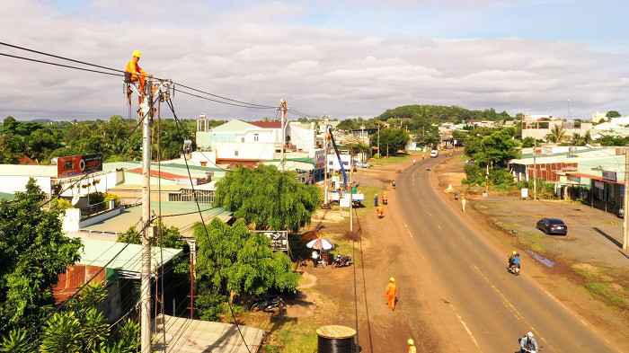  PC Gia Lai không ngừng đầu tư lưới điện phục vụ phát triển kinh tế-xã hội của địa phương. Ảnh: Hà Duy