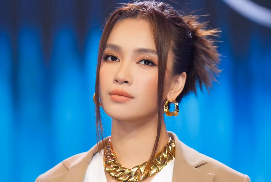 Ái Phương thẳng thắn bày tỏ quan điểm về chuyện kết hôn trên sóng truyền hình. ẢNH: FBNV