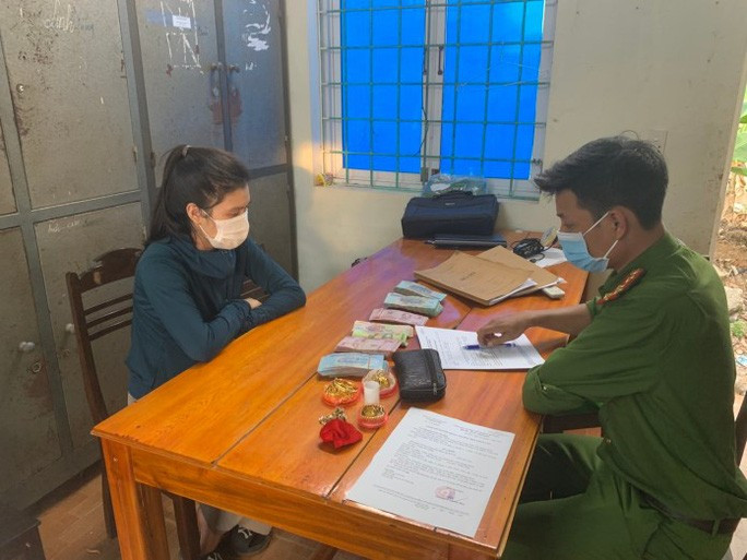  Hoàng Thị Hằng cùng tài sản vụ trộm tại cơ quan Công an