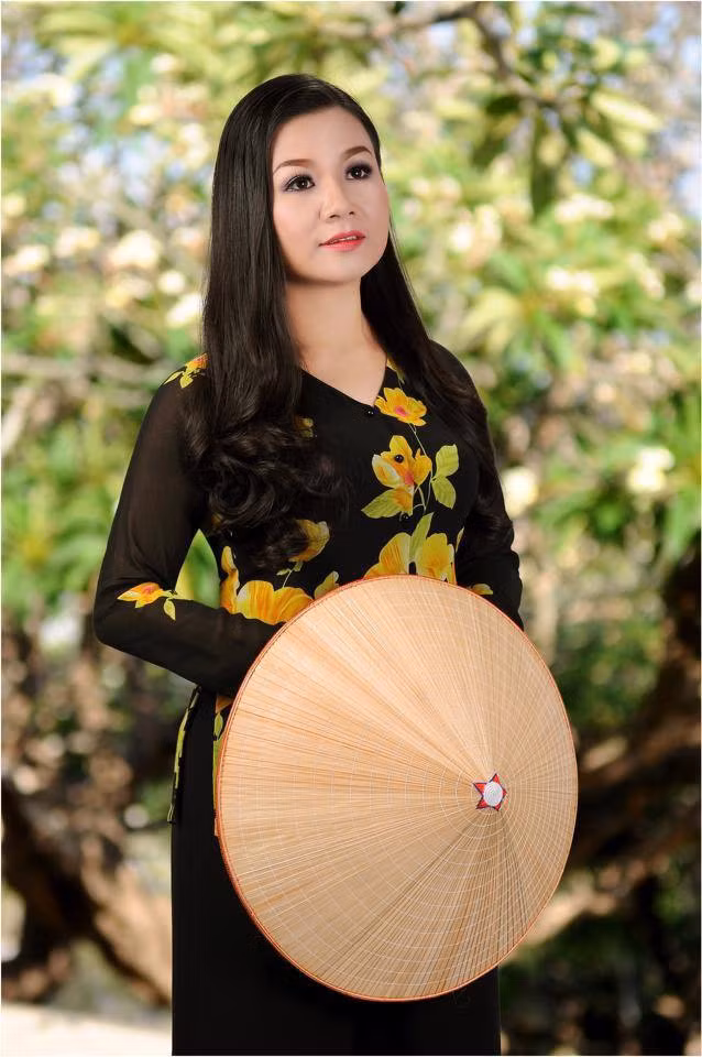 Trước khi trở thành ca sĩ, Dương Hồng Loan từng theo học ngành công nghệ thông tin. ẢNH: TL