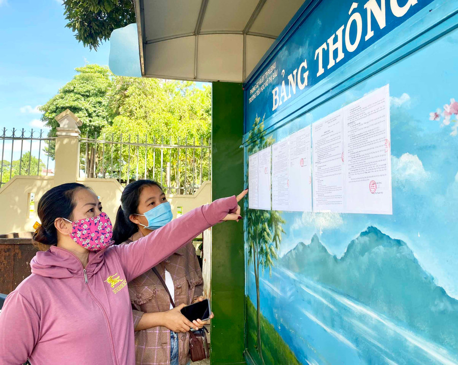 Ảnh 4 Sau mỗi ngày kết thúc tuyển sinh, các trường công khai danh sách học sinh được tuyển sinh trên bảng thông báo, website, facebook