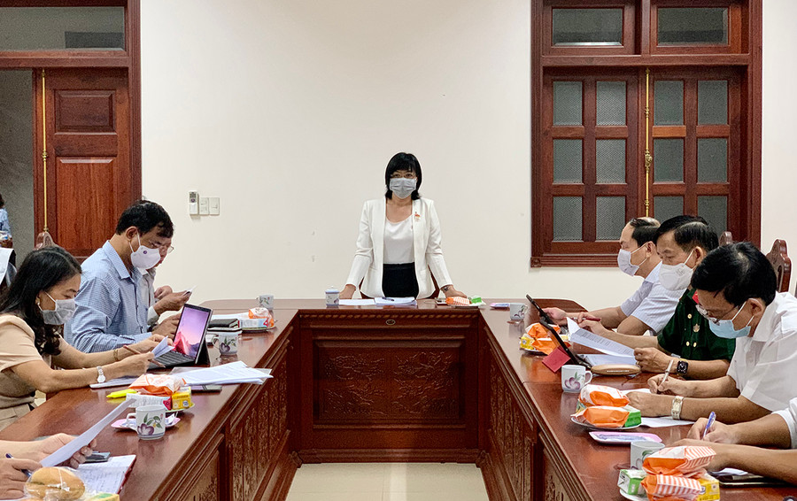 Phó Chủ tịch UBND tỉnh Nguyễn Thị Thanh Lịch-Phó Trưởng ban Thường trực Ban Chỉ đạo phòng-chống dịch Covid-19 phát biểu tại cuộc họp. Ảnh: Như Nguyện Phó Chủ tịch UBND tỉnh Nguyễn Thị Thanh Lịch-Phó Trưởng Ban Thường trực Ban Chỉ đạo phòng-chống dịch Covid-19 phát biểu tại cuộc họp. Ảnh: Như Nguyện