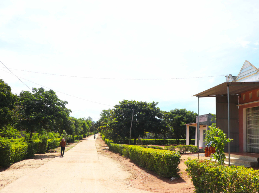 Diện mạo làng Jun (xã Yang Bắc) ngày càng khởi sắc. Ảnh: Ngọc Minh