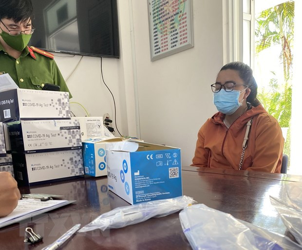 Đối tượng Nguyễn Thị Xuân tại Công an thành phố Tuy Hòa (Phú Yên). (Ảnh: TTXVN phát)