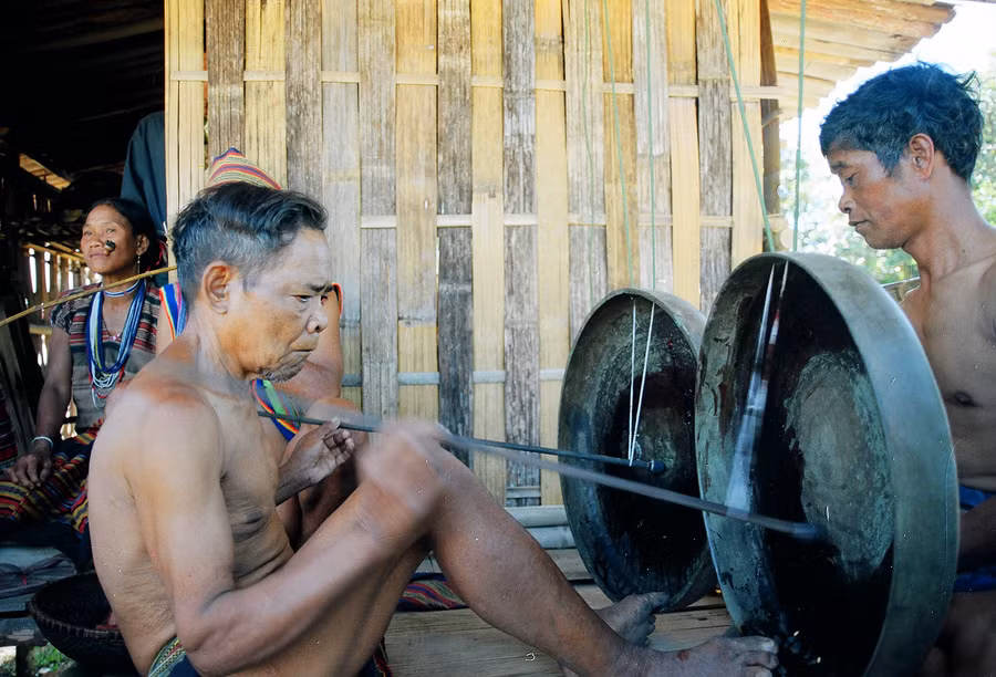  Chiêng tha- nhạc cụ độc đáo của dân tộc Brâu. Ảnh: Hoàng Hà