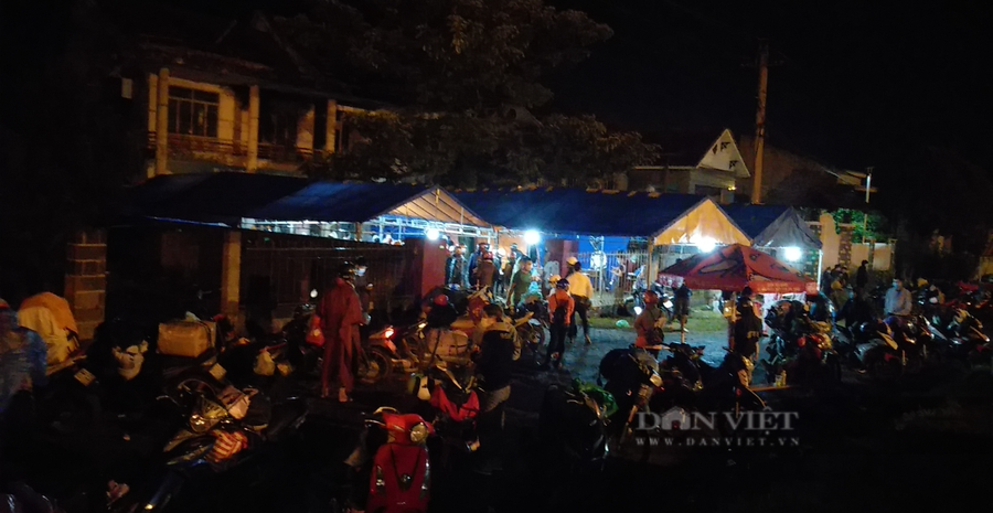 Ngày 18/7 có khoảng 2.000 lượt người qua chốt kiểm dịch xã Hòa Phú, TP.Buôn Ma Thuột. (Ảnh: N.G)