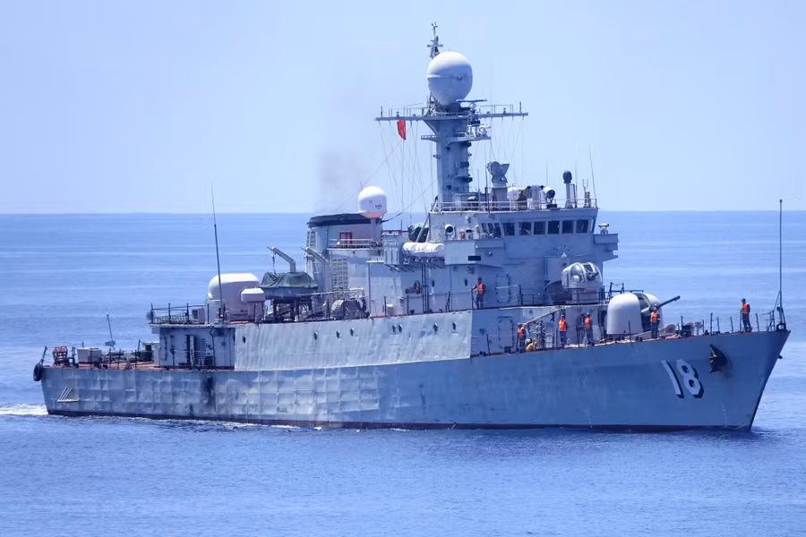 Tàu hộ vệ săn ngầm lớp Pohang (Hàn Quốc) làm nhiệm vụ trên vùng biển DK1. ẢNH: MAI THANH HẢI