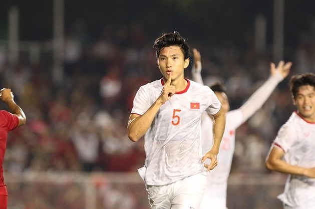Văn Hậu có thể cùng U23 Việt Nam dự vòng loại U23 Châu Á 2022. Ảnh: D.P