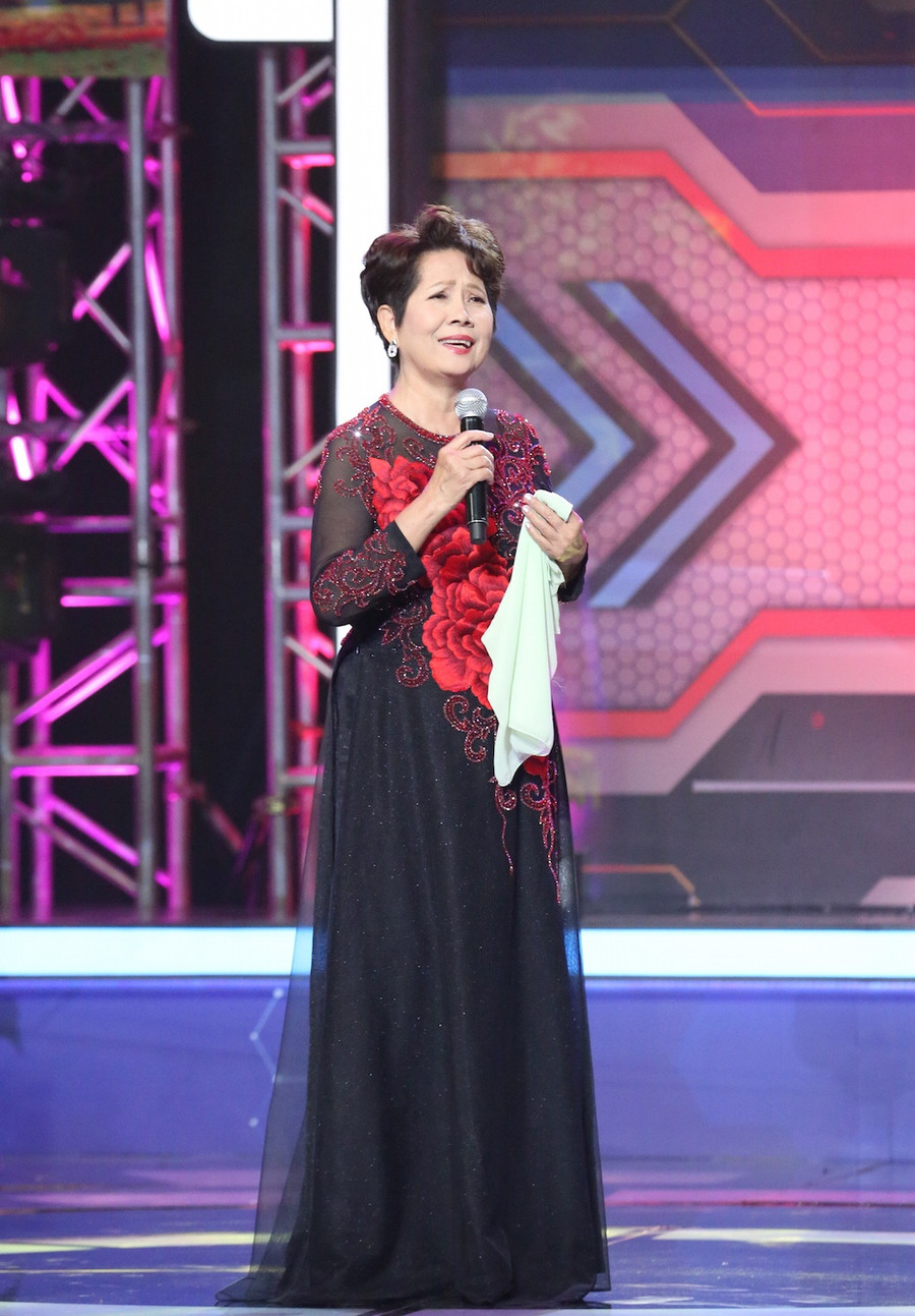 Nữ nghệ sĩ thể hiện Hoa nở về đêm và tiết lộ về bóng hồng xuất hiện trong ca khúc. ẢNH: BTC