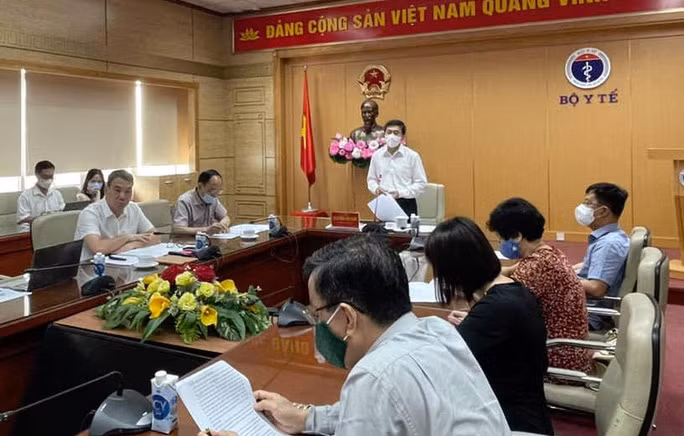 Thứ trưởng Trần Văn Thuấn chủ trì cuộc họp Tổ công tác đặc biệt nghiên cứu vắc-xin Covid-19