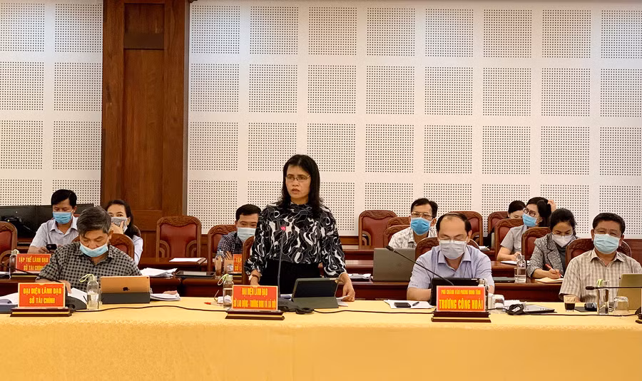 Bà Rcom Sa Duyên-Giám đốc Sở Lao động-Thương binh và Xã hội tỉnh phát biểu tại cuộc họp. Ảnh: Như Nguyện Bà Rcom Sa Duyên- Giám đốc Sở Lao động-Thương binh và Xã hội tỉnh phát biểu tại cuộc họp. Ảnh: Như Nguyện