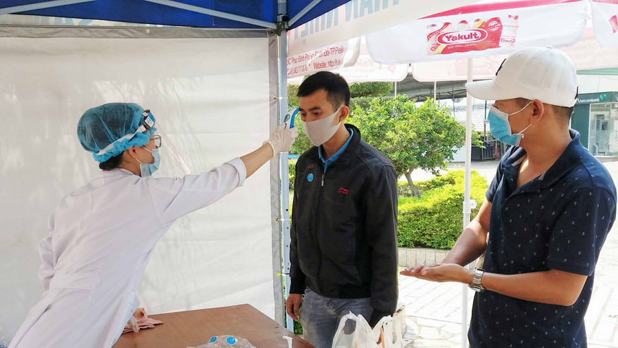 Khám sàng lọc tại Bệnh viện Đại học Y dược- Hoàng Anh Gia Lai. Ảnh: Như Nguyện