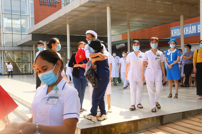 Những lời động viên, cổ vũ của người ở, người đi