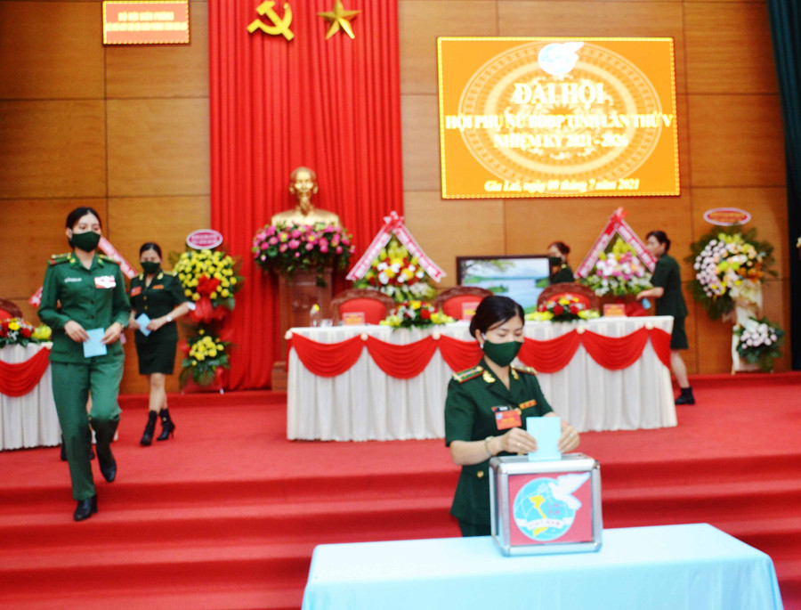 Bầu Ban chấp hành Hội phụ nữ BĐBP khóa V