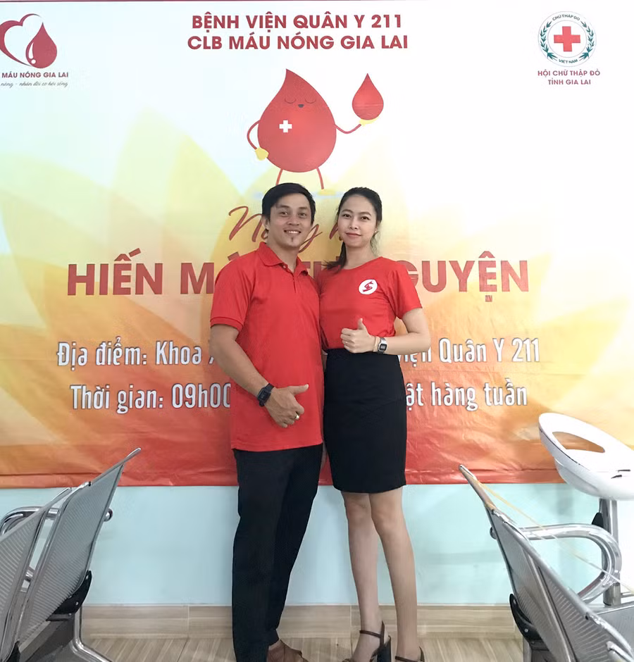 Gia đình anh Trần Vũ-Huỳnh Thị Ngọc Nhung là thành viên tích cực của Câu lạc bộ Máu nóng Gia Lai. Ảnh: Phan Lài