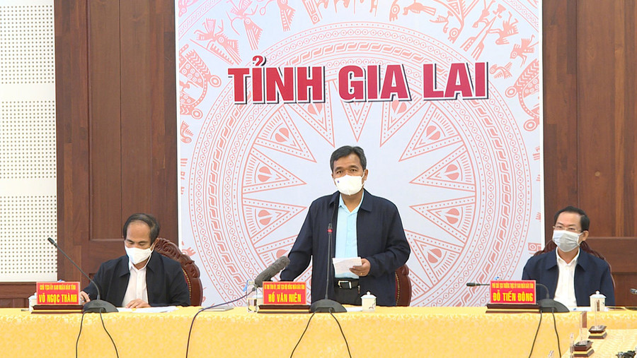 Bí thư Tỉnh ủy Hồ Văn Niên phát biểu chỉ đạo tại cuộc họp. Ảnh: Như Nguyện Bí thư Tỉnh ủy Hồ Văn Niên phát biểu chỉ đạo tại cuộc họp. Ảnh: Như Nguyện