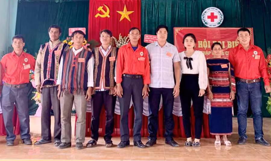  Ban Chấp hành Hội Chữ thập đỏ xã Chư Krêy (huyện Kông Chro) nhiệm kỳ 2021-2026 ra mắt đại hội (ảnh chụp tháng 3-2021). Ảnh: Hồng Ngọc