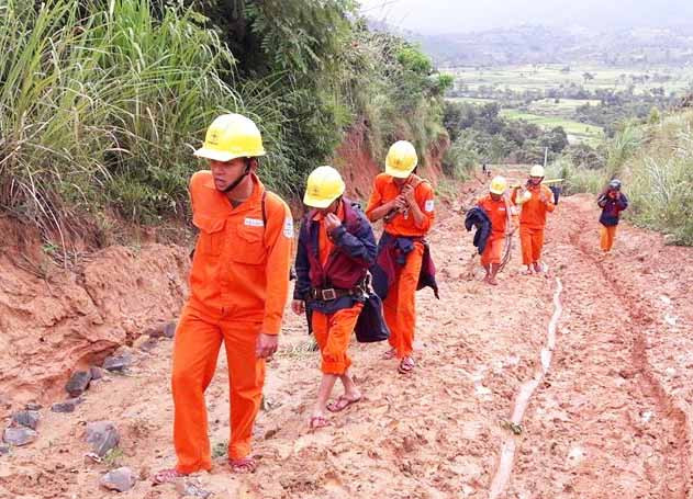 Gian nan kéo điện vào P ờ Yầu