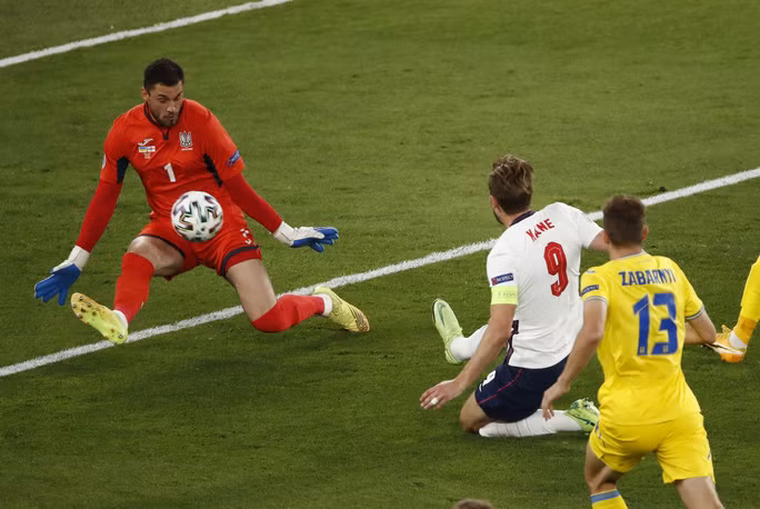 Harry Kane mở tỉ số ngay ở phút thứ 4 cho tuyển Anh