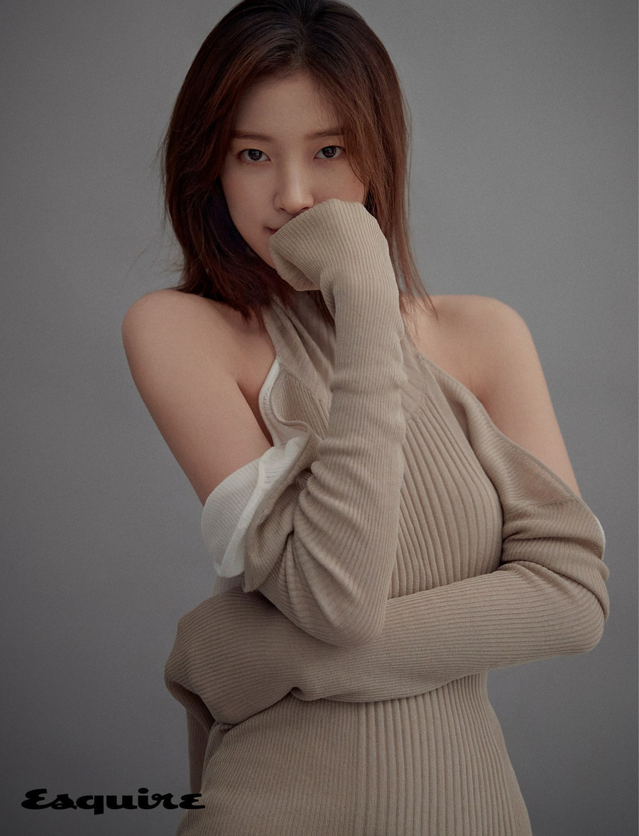 Trên mạng xã hội, Arin không ít lần gây sốt nhờ vóc dáng mảnh mai và khí chất thanh thuần. Người đẹp thường đem đến cho khán giả cảm giác dễ chịu và đáng yêu mỗi khi cô lộ diện. ẢNH: INSTAGRAM NV