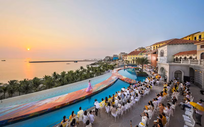  Hoàng hôn rực rỡ tại Sun Premier Village Primavera, Nam đảo Phú Quốc