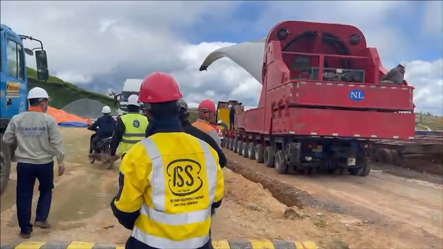 Do đó, công ty Đại Dương đề xuất chính quyền tháo dỡ camera và trụ camera để vận chuyển 15 bộ tuabin gió từ ngày 26.7-31.10. Do đó, công ty Đại Dương đề xuất chính quyền tháo dỡ camera và trụ camera để vận chuyển 15 bộ tuabin gió từ ngày 26.7-31.10.