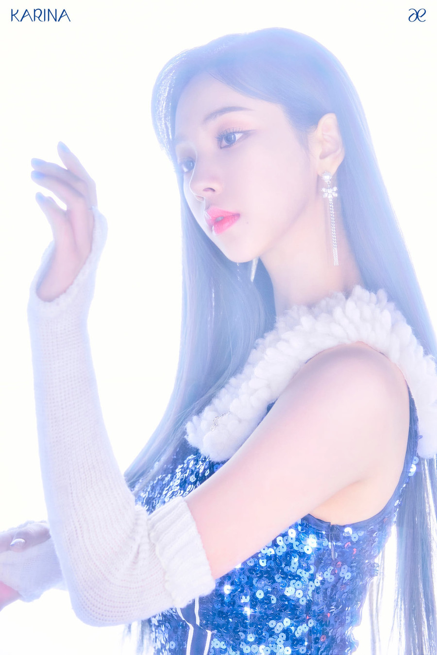 Karina (Aespa) kể từ khi ra mắt đã luôn nằm trong top mỹ nhân hàng đầu Kpop. Cô liên tục trở thành tâm điểm mỗi khi xuất hiện nhờ nhan sắc được tán thưởng là “đẹp như đồ họa AI”, xinh xắn một cách siêu thực, giống như búp bê... ẢNH: FB NV