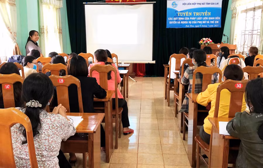 Quang cảnh buổi tuyên truyền. Ảnh: Đinh Yến