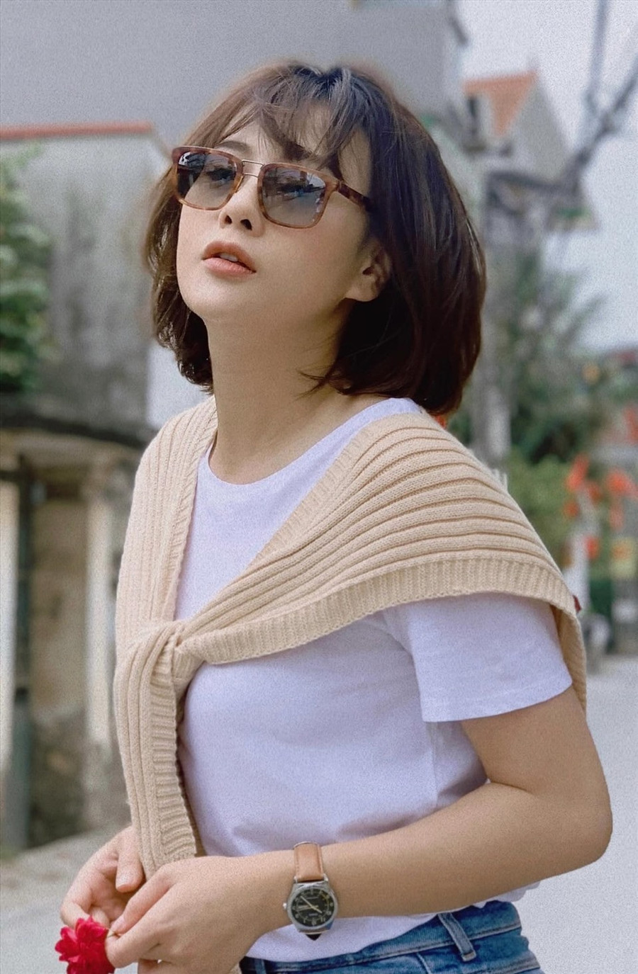 Tạo hình cá tính của Phương Oanh trong 