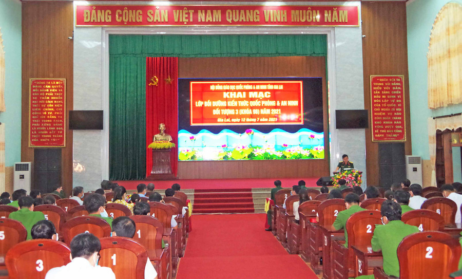 Quang cảnh buổi khai mạc. Ảnh: Văn Huỳnh