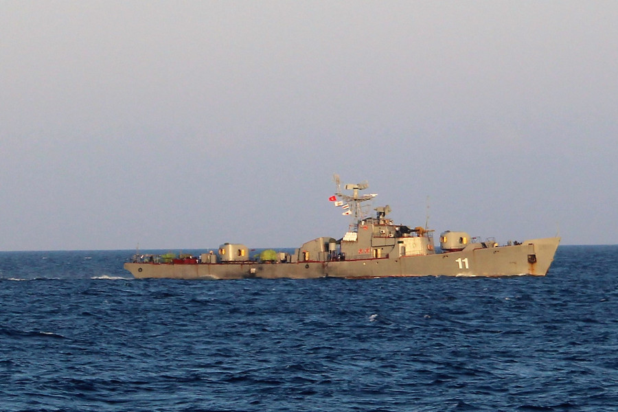 Tàu hộ vệ săn ngầm 17 của Lữ đoàn 171 đang thực hiện dò tìm mục tiêu trên vùng biển Trường Sa, 2019. ẢNH: MAI THANH HẢI