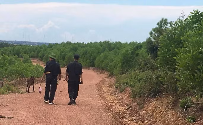 Lực lượng công an đang truy tìm nghi phạm