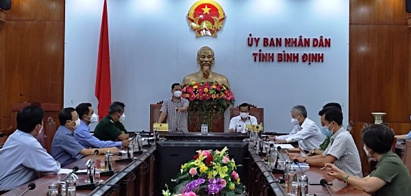 Quang cảnh cuộc họp trực tuyến về tình hình phòng, chống dịch Covid-19 chiều 29-7 tại Văn phòng UBND tỉnh Bình Định. Ảnh: Thảo Khuy  Quang cảnh cuộc họp trực tuyến về tình hình phòng, chống dịch Covid-19 chiều 29-7 tại Văn phòng UBND tỉnh Bình Định. Ảnh: Thảo Khuy