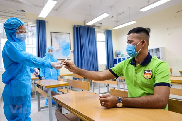 Diễn tập chuẩn bị cho thi tốt nghiệp trung học phổ thông tại điểm thi Trường Trung học cơ sở Ba Đình, Hà Nội. (Ảnh: Minh Sơn/Vietnam+) Diễn tập chuẩn bị cho thi tốt nghiệp trung học phổ thông tại điểm thi Trường Trung học cơ sở Ba Đình, Hà Nội. (Ảnh: Minh Sơn/Vietnam+)